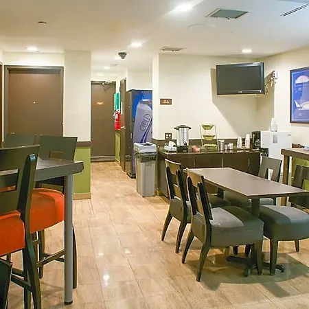 Hudson River Hotel 3*