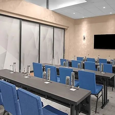 Courtyard By Marriott World Trade Center Area 3*