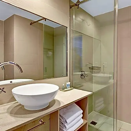 Hotel Wyndham Garden Long Island 3*
