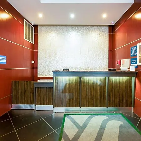 Hotel Wyndham Garden Long Island