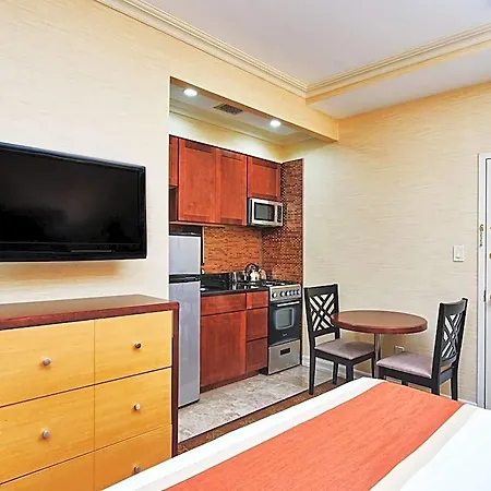 Aparthotel Radio 3*
