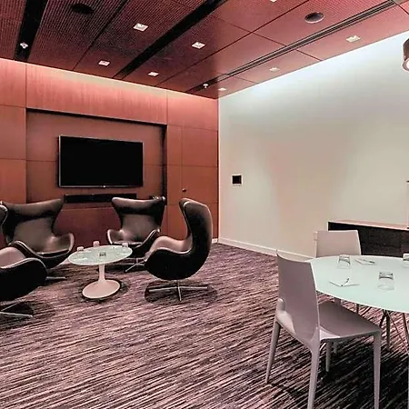 Courtyard By Marriott Long Island City/new York Manhattan View Hotel New York
