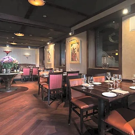 Washington Square Hotel 4*