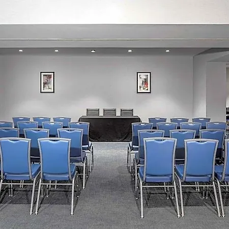 Doubletree By Hilton New York Times Square West 4*