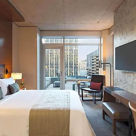 Renaissance Midtown Hotel