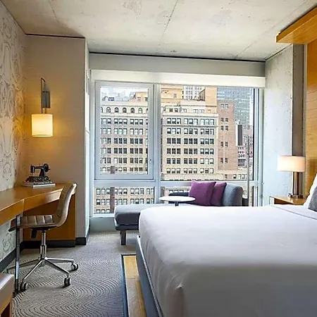 Hotel Renaissance Midtown 4*