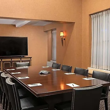 The Manhattan Club Hotel 4*