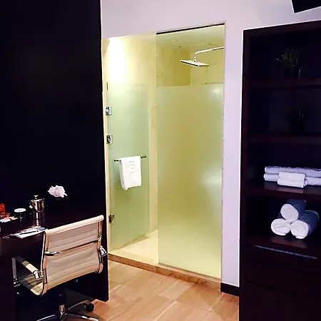 Hotel The One Boutique 3*