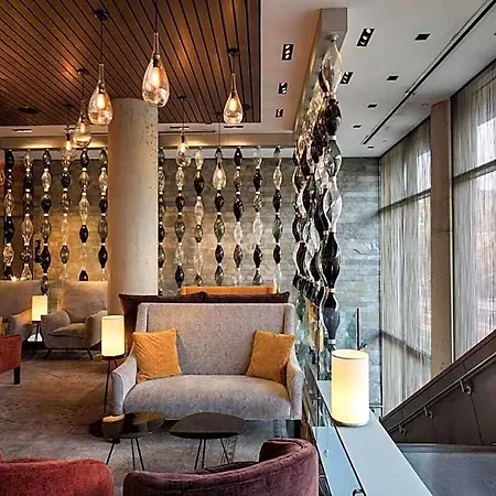 Sixty Les Hotel