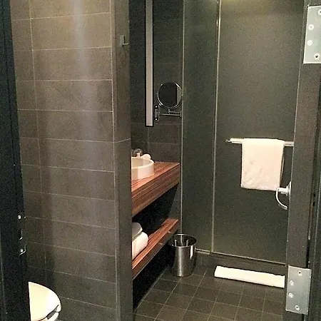 Sixty Les Hotel