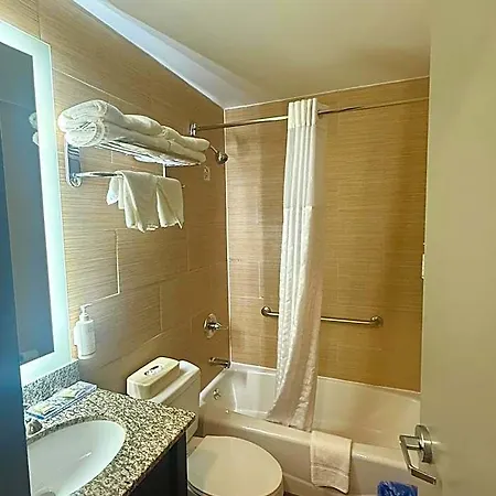 Days By Wyndham Brooklyn Borough Park New York