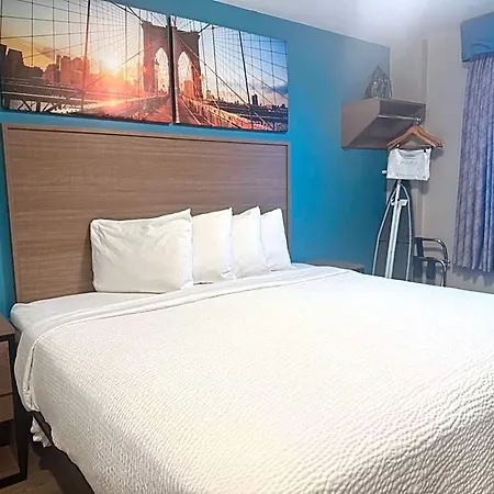 Days By Wyndham Brooklyn Borough Park Hotel New York