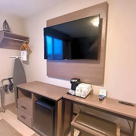 Days By Wyndham Brooklyn Borough Park Hotel New York