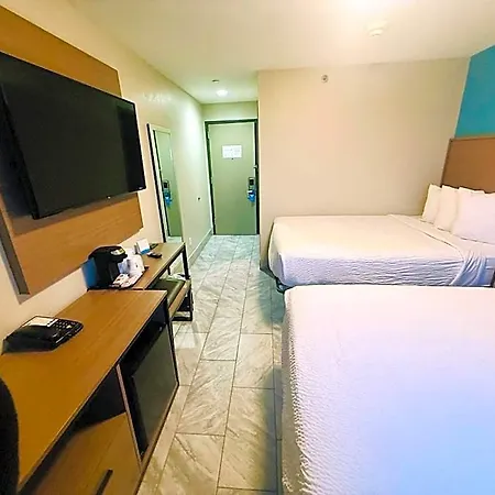 Days By Wyndham Brooklyn Borough Park 3*