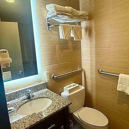 Hotel Days By Wyndham Brooklyn Borough Park New York