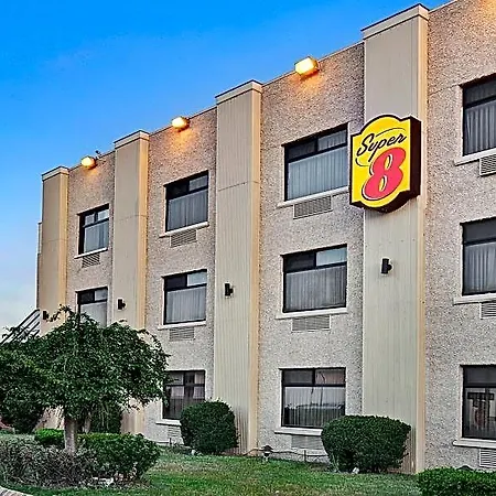 Super 8 By Wyndham Jamaica North Conduit Hotel New York