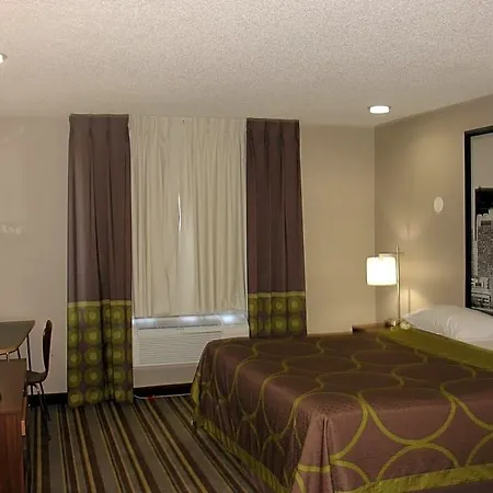 Super 8 By Wyndham Jamaica North Conduit Hotel 2*