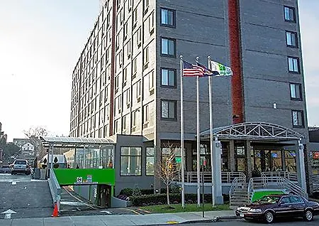 The Laguardia Hotel 3*