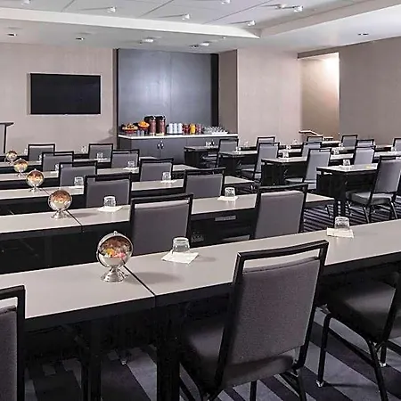 By Marriott Manhattan/central Park Hotel New York