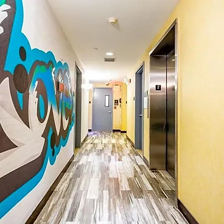 Hotel Howard Johnson By Wyndham Jamaica Ny Near Airtrain Jfk New York