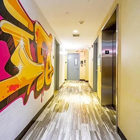 Hotel Howard Johnson By Wyndham Jamaica Ny Near Airtrain Jfk New York