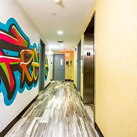 Howard Johnson By Wyndham Jamaica Ny Near Airtrain Jfk Hotel 3*