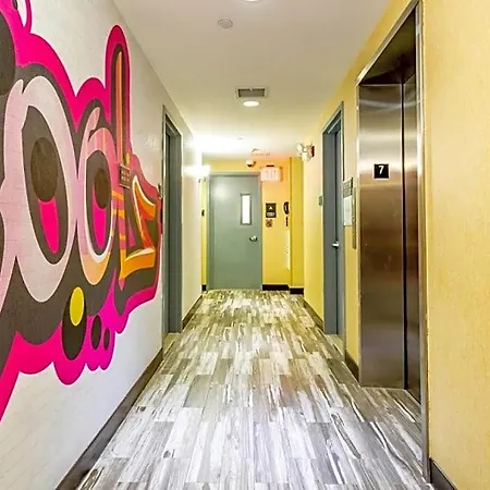 Howard Johnson By Wyndham Jamaica Ny Near Airtrain Jfk Hotel New York