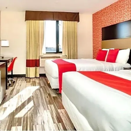Hotel Howard Johnson By Wyndham Jamaica Ny Near Airtrain Jfk 3*