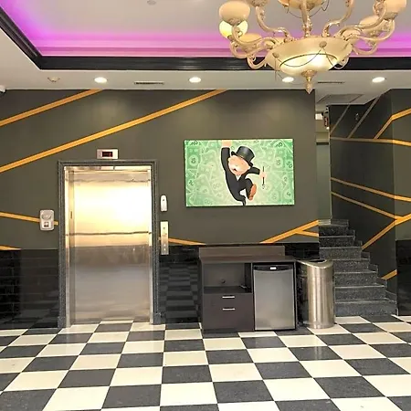 Hotel Howard Johnson By Wyndham Jamaica Ny Near Airtrain Jfk 3*