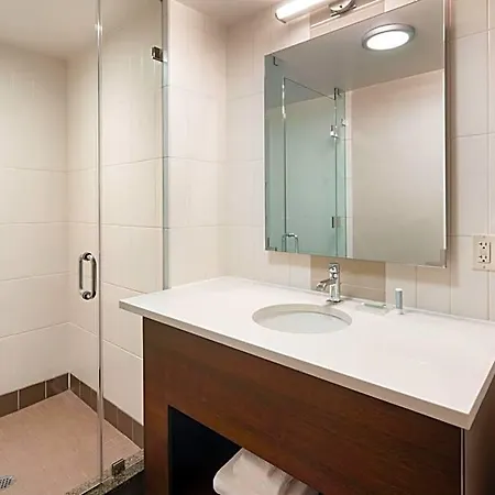 By Marriott Manhattan/ Midtown Eastside Hotel New York