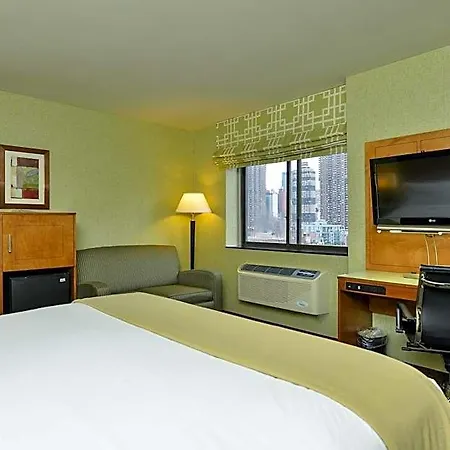 Express Manhattan Midtown West By Ihg Hotel 3*