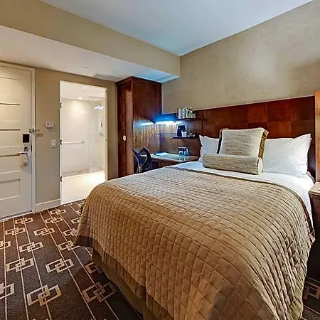 Wyndham Garden Chinatown 4*