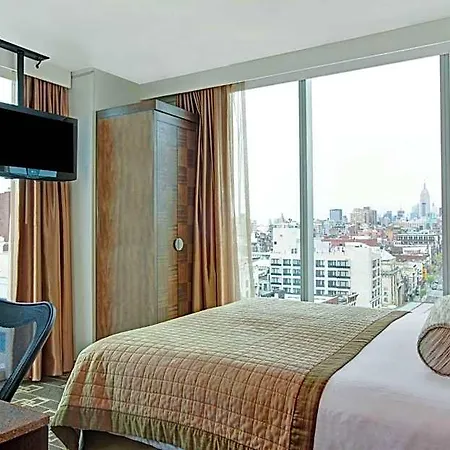 Hotel Wyndham Garden Chinatown 4*