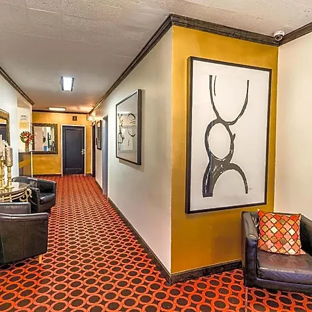 Hostel Royal Park