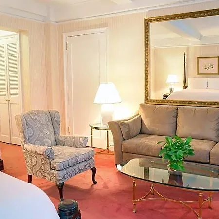 Roger Smith Hotel New York