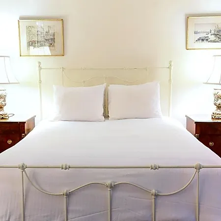 Hotel Roger Smith