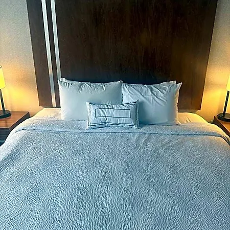 Hotel Fairfield & By Marriott Brooklyn 3*