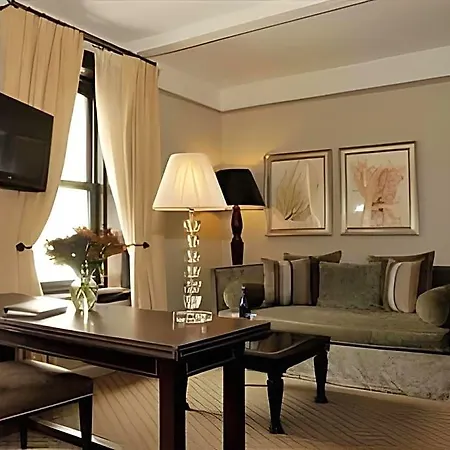 Wales Hotel 3*