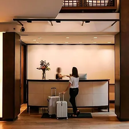 Hotel Chambers 4*