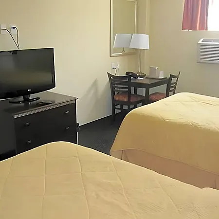 Travelodge By Wyndham Queens Hotel 3*
