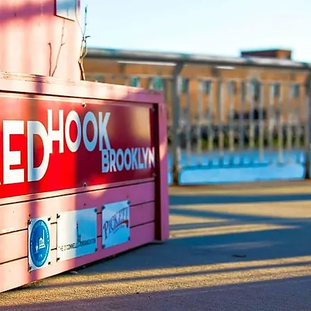Hotel The Red Hook New York
