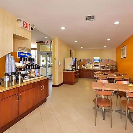 Express Laguardia Airport, An Ihg 3* New York