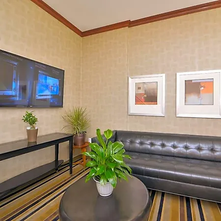 Express Laguardia Airport, An Ihg 3* New York