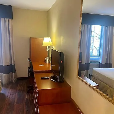 Hotel Red Lion & Long Island New York