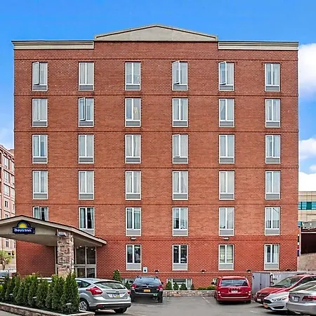 Days By Wyndham Long Island