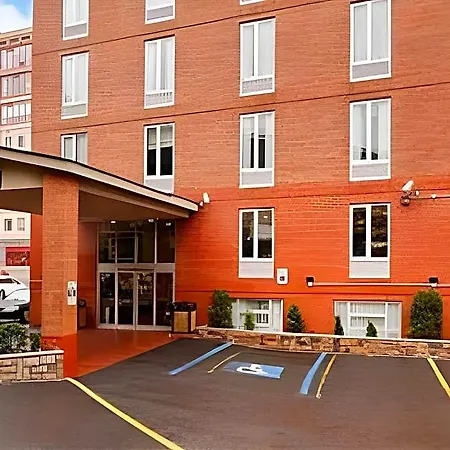 Days By Wyndham Long Island New York