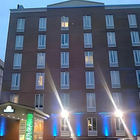Days By Wyndham Long Island Hotel 3*