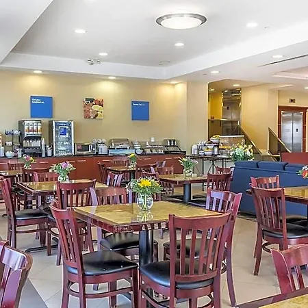 Comfort & Laguardia Airport 4* New York
