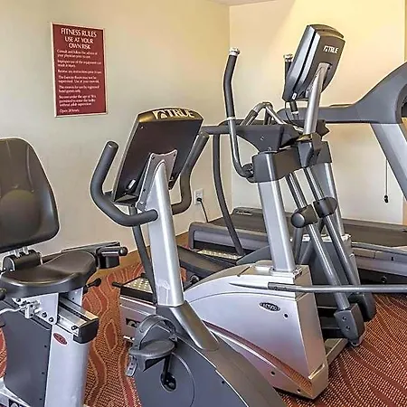 Hotel Comfort & Laguardia Airport 4*