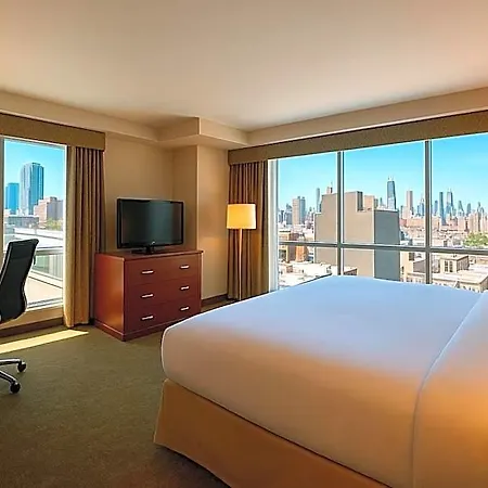 Lic Manhattan View Hotel 3*